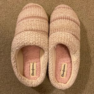 Women’s Dearfoams Memory Foam Slipper *Cream Stripe*